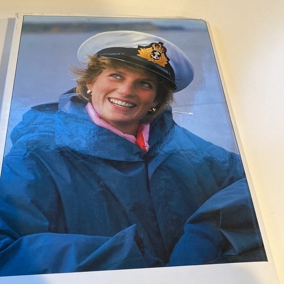 UK Monarch Collector’s Book - THE ROYAL YEAR, 1987 - Picture 10 of 11